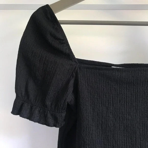 H&M NWT black textured square neck short sleeve puff sleeve top - Picture 3 of 4